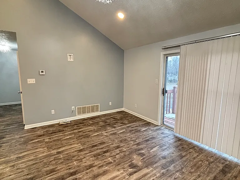 285 E Park Dr — Photo 11