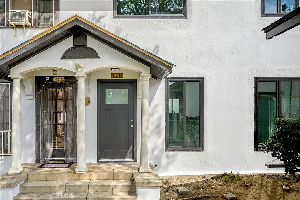 2 bed, 1.5 bath, 925 sqft, $2,695 — Photo 2
