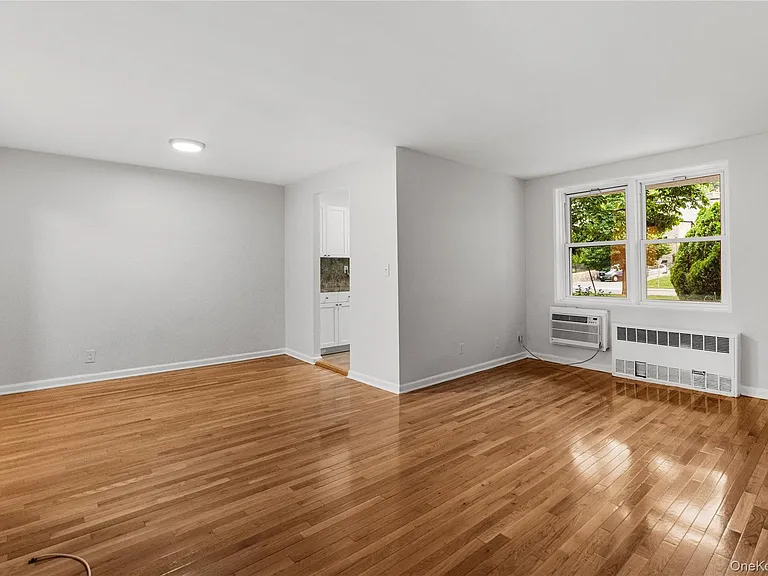 700 Scarsdale Ave #1W — Photo 3
