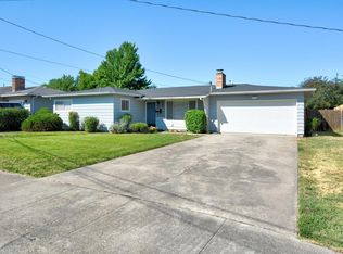 2061 Serenity Dr, Medford, OR 97504
