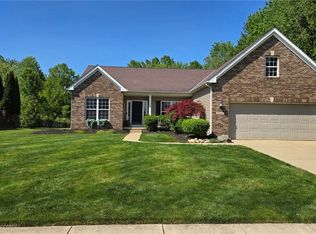 38202 Avalon Dr, North Ridgeville, OH 44039