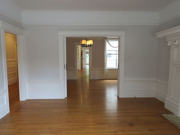 3rd image of 135 7th Ave