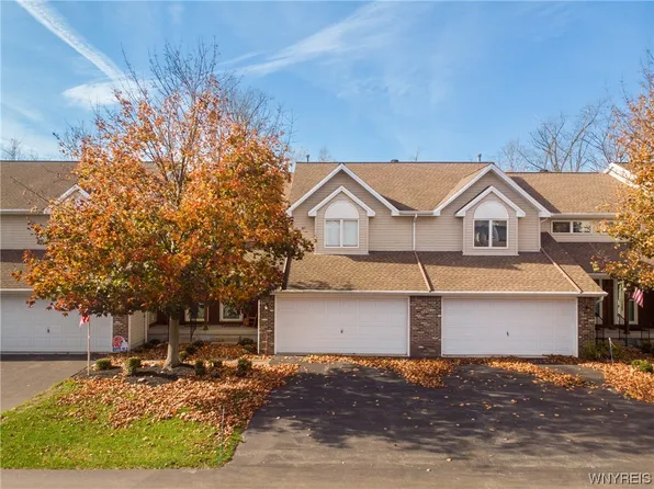 42 Northwood Dr, Depew, NY 14043