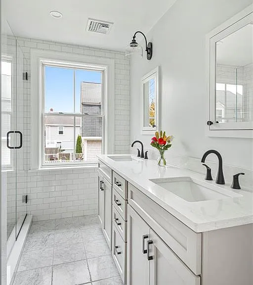 118 Newport Ave — Photo 40