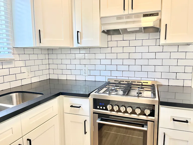 7120 Hawthorn Ave #9 — Photo 7
