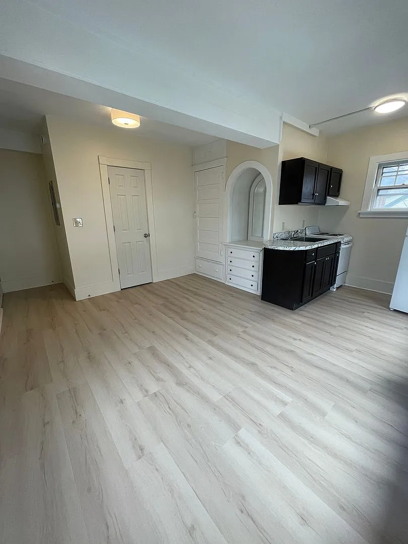 201 Union St. — Photo 3