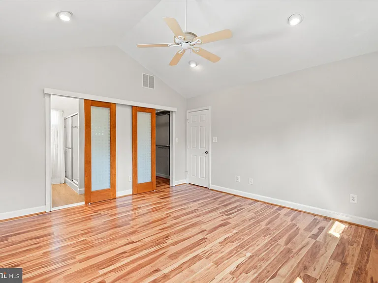 16 E Braddock Rd — Photo 33