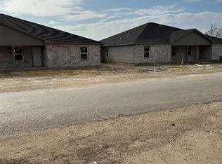 213 Davenport, Italy, TX 76651