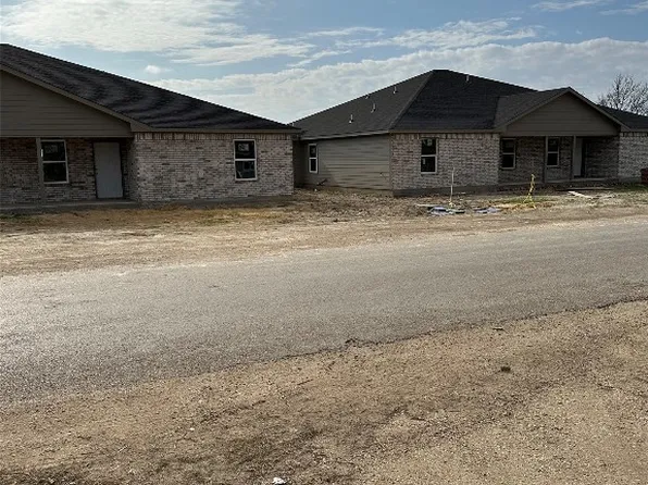 213 Davenport, Italy, TX 76651