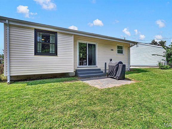 5th image of 12204 Hillcrest Pl