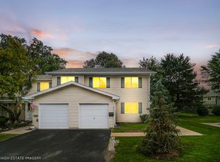 531 Alton Ct, Carol Stream, IL 60188