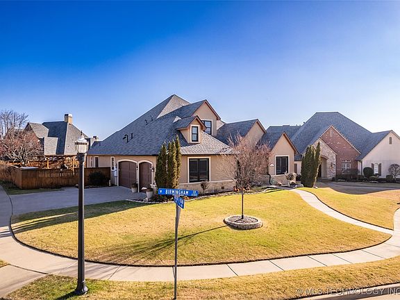 2nd image of 6101 W Birmingham Cir
