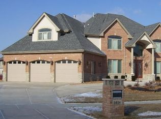 1414 Dunfries St, Flossmoor, IL 60422