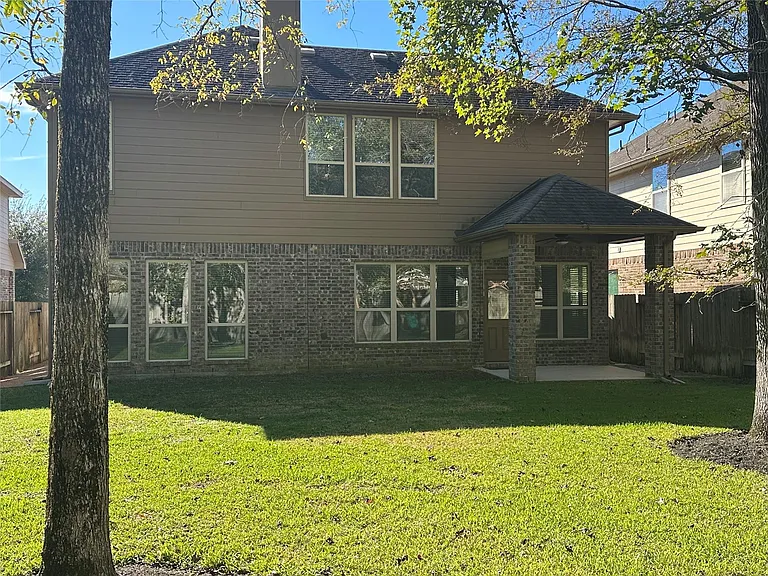 2438 Garden Falls Dr — Photo 16