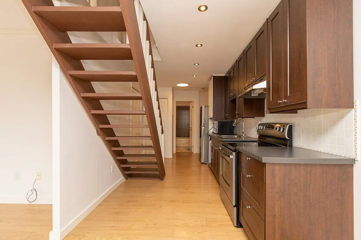Building Photo - 1363 Clyde Ave #414