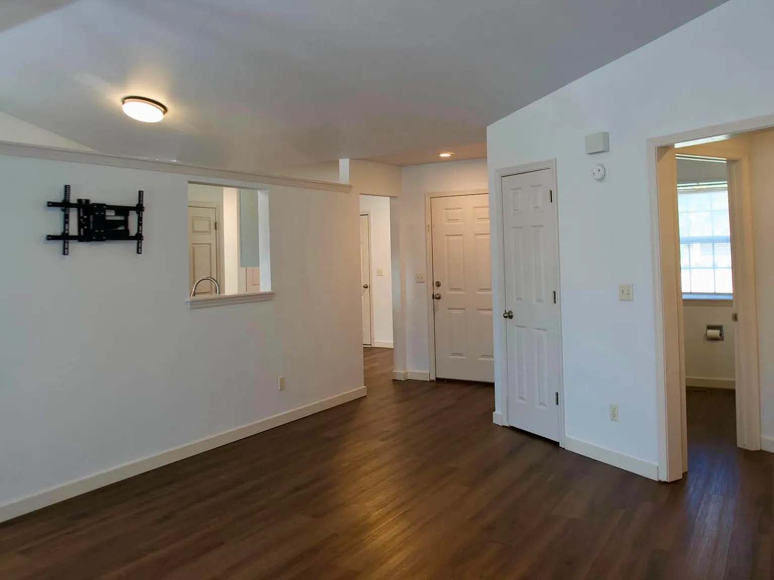 3 bed, 1269 sqft, $1,850 — Photo 3