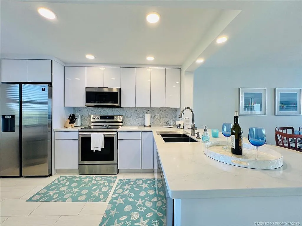 2 bed, 2.0 bath, 1053 sqft, $3,800 — Photo 4