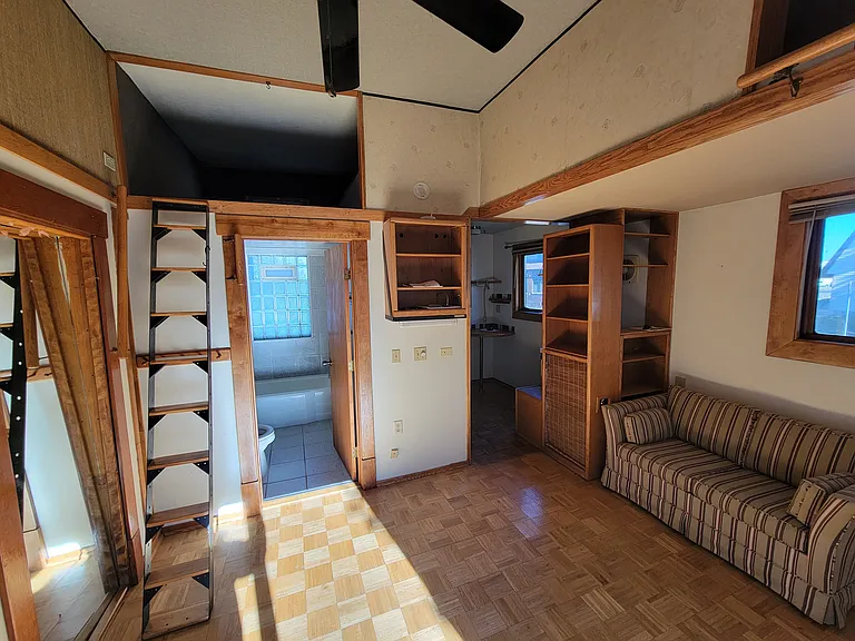 898 Raymond Ave #1 — Photo 4