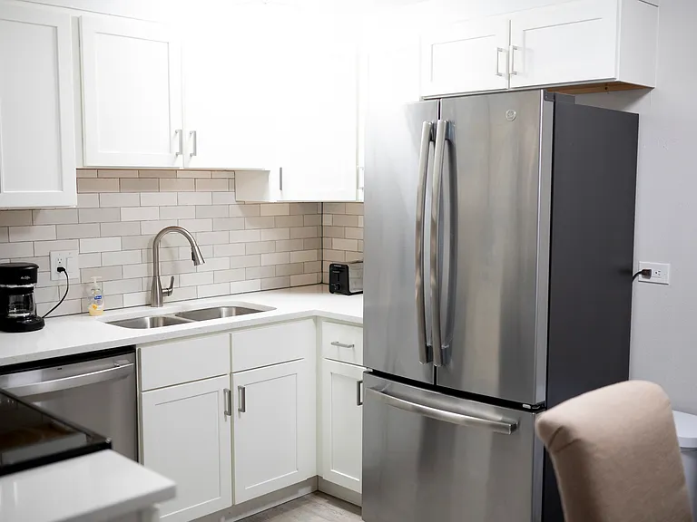 65 N Clarkson St #107 — Photo 30