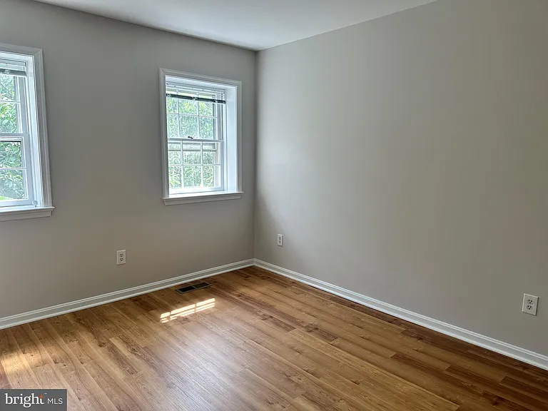 4847 Chevy Chase Dr #172 — Photo 33