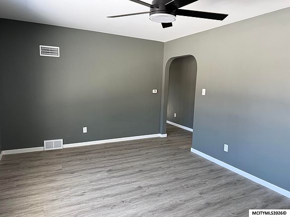 3rd image of 620 N Jackson Ave