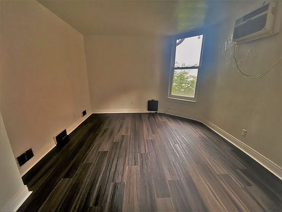 3rd image of 6036 Stanton Ave APT 4