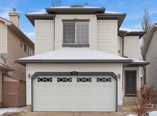 329 S Douglas Ridge Cir SE, Calgary, AB T2Z 3H5