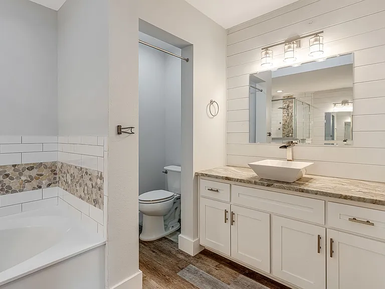 10008 Calle De Palencia — Photo 43