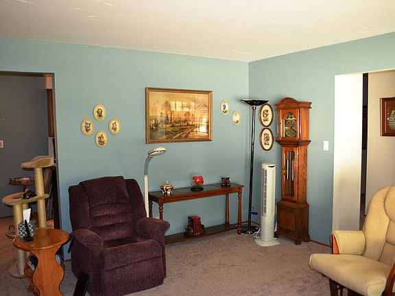 3rd image of 6138 Berkshire Way