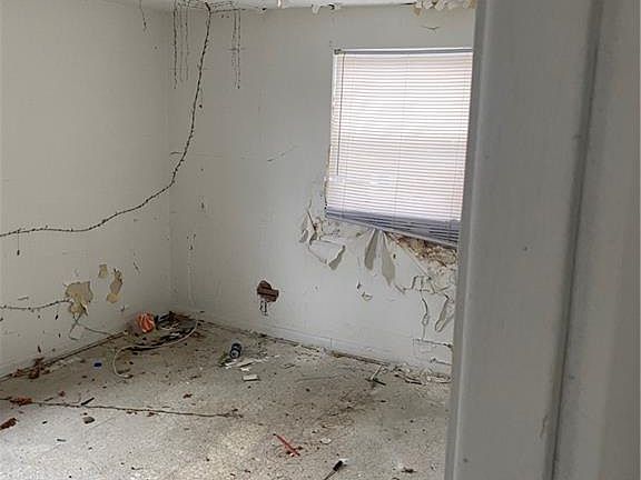 4th image of 3360 Delphos Ave