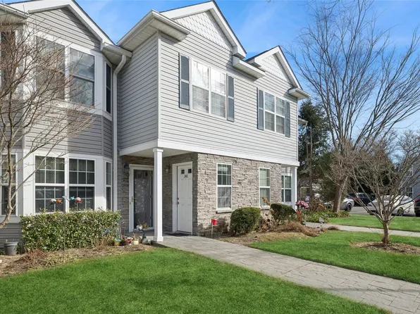 346 Medea Way, Central Islip, NY 11722