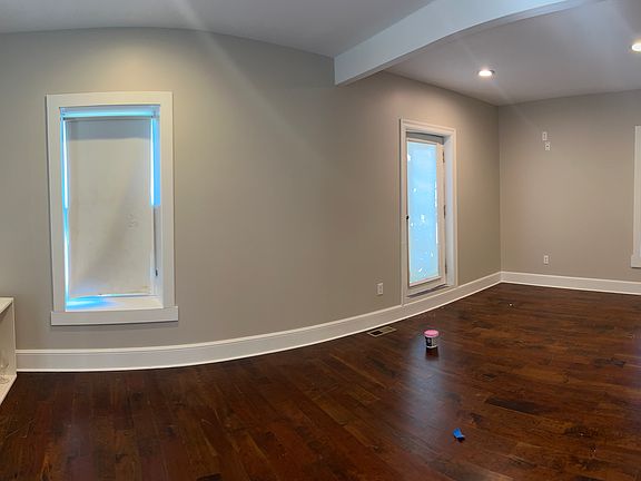 4th image of 513 Troost Ave APT 2