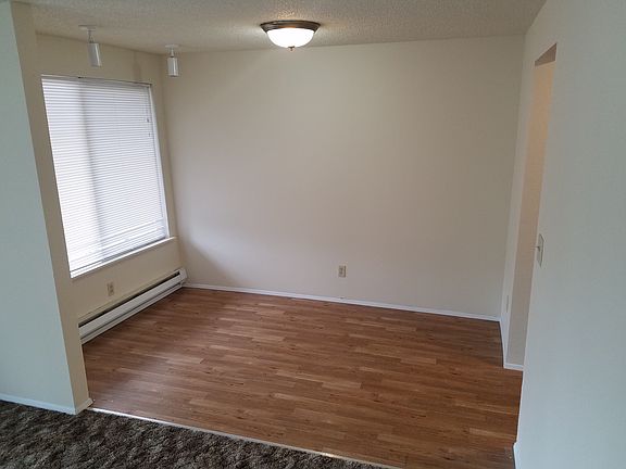 5th image of 1235 29th St SE