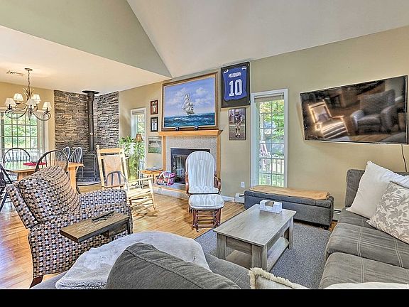 4th image of 219 Brimstone Hill Rd