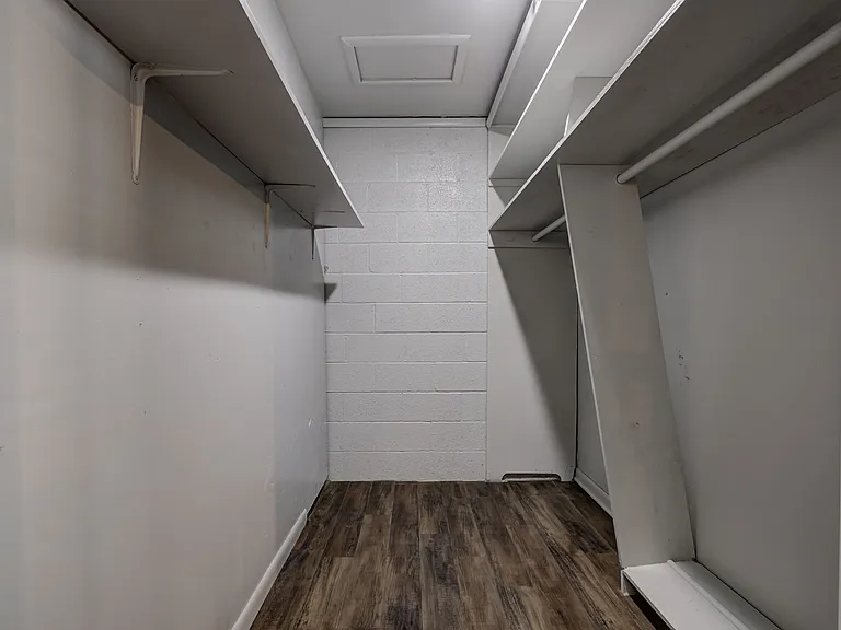 910 Garver St — Photo 23