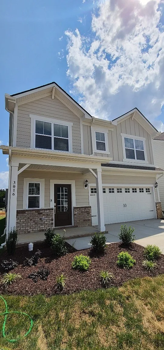 4 bed, 2.5 bath, 1828 sqft, $2,200 — Photo 3