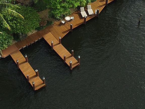 5th image of 647 Middle River Dr