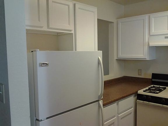 3rd image of 122 W Ramona St APT 4
