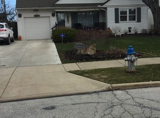 23911 E Baintree Rd, Beachwood, OH 44122