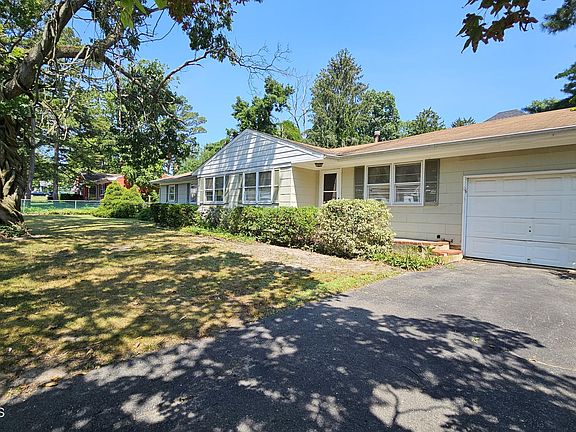 3rd image of 133 Yale Drive