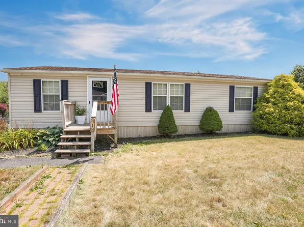 418 Cedar Ln, Birdsboro, PA 19508