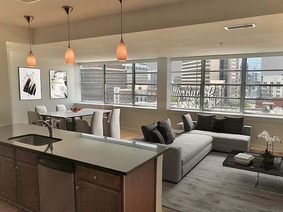 2nd image of 230 N 6th St Unit 302