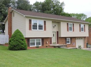 51 Heather Ln, Staunton, VA 24401