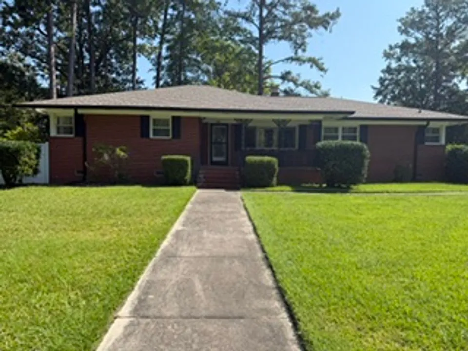 302 Oak Dr