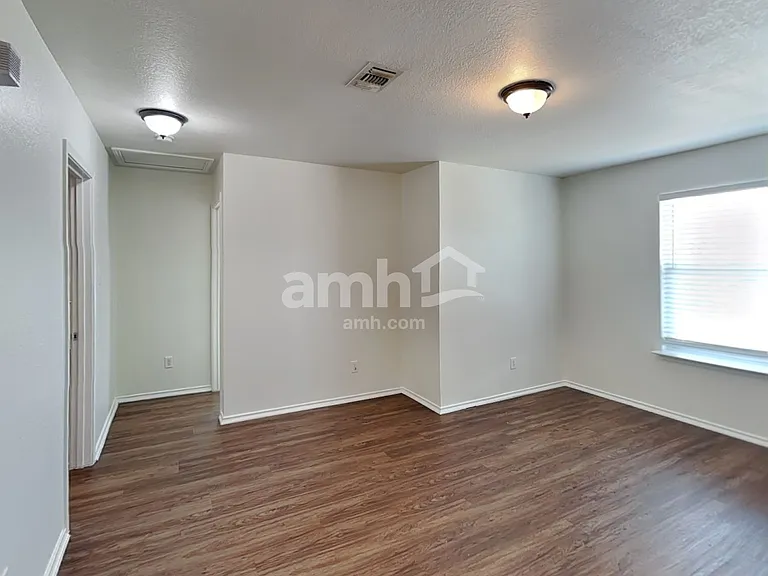8802 Mission Mdw — Photo 8