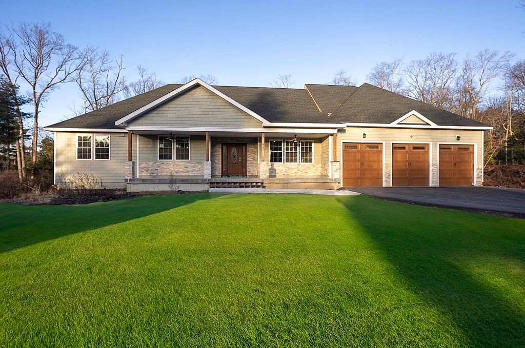 977 East St, Wrentham, MA 02093 Zillow