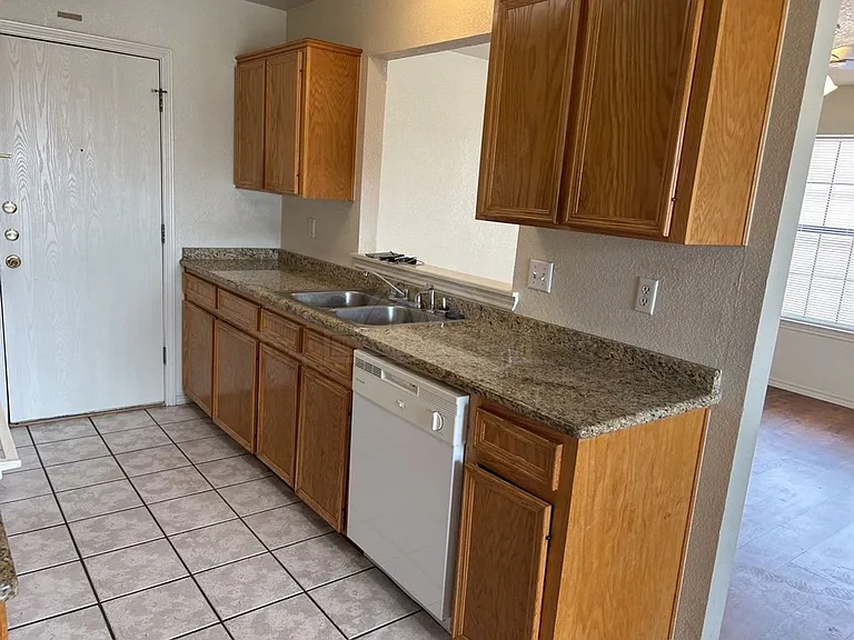 913 McDaniel Circle, Killeen — Photo 9