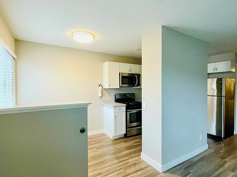 1x1- 650 SQFT
