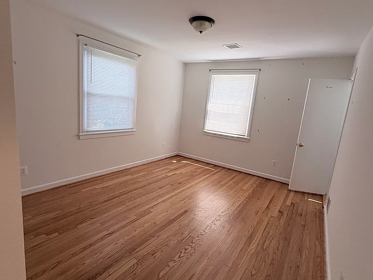 4325 Maple Ave — Photo 19