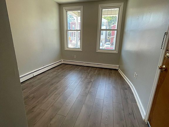 4th image of 88 Clendenny Ave #1R